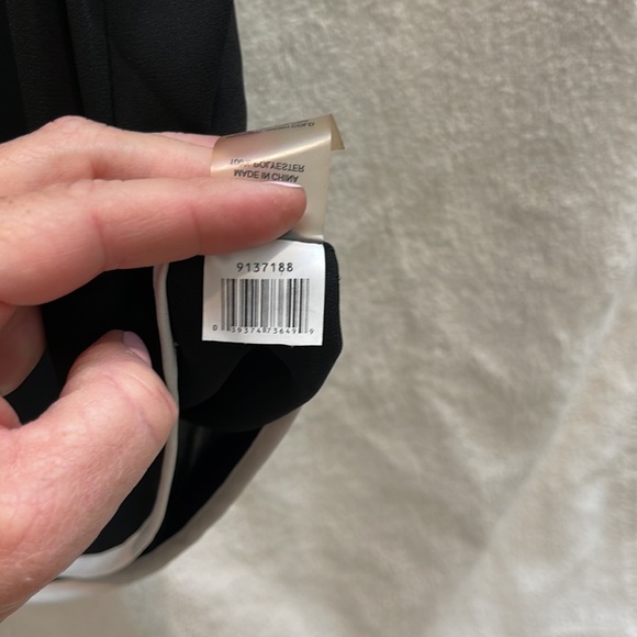 FromNordstrom, wore once. Classic top for work or dressy occasion, w pants/skirt - Picture 6 of 6